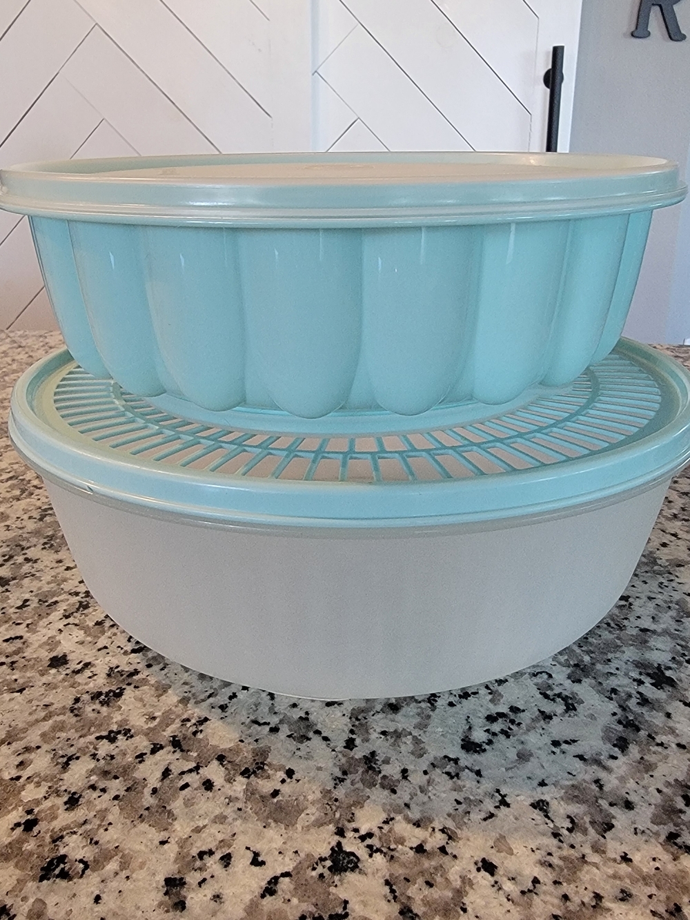 Tupperware Vintage Jello Mold & Strainer Set